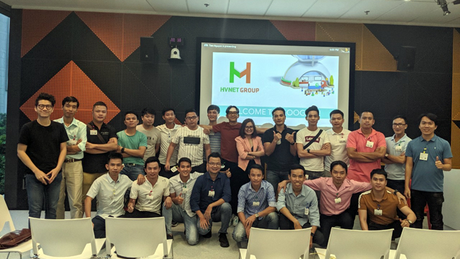 Các Leader marketing HVNet được Google tổ chức buổi training tại văn phòng Google Singapore
